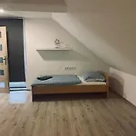 Celý Dům + Zahrada