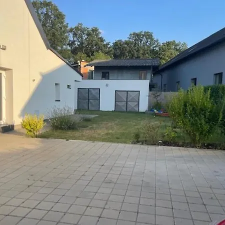 Celý Dům + Zahrada *